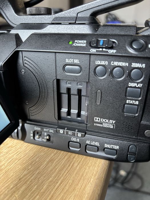 JVC GY-HM200E - cameră video + geantă