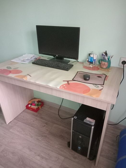 Продам стол письменный