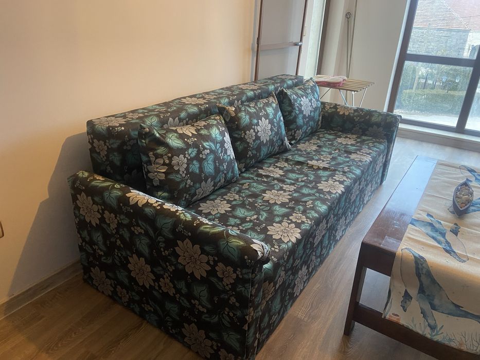 Разтегателен троен диван