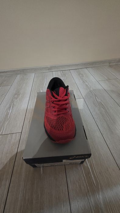 Маратонки Asics, номер 40