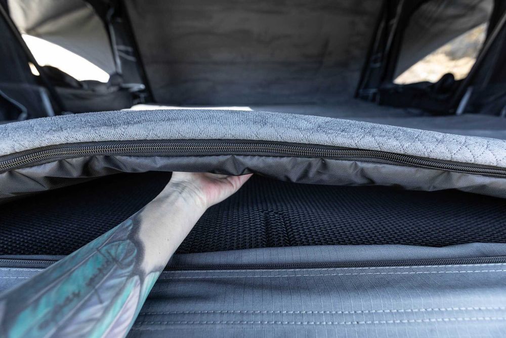 Inchiriere Cort de plafon auto 4 persoane AUTENTIC FAMILY 210 X 210