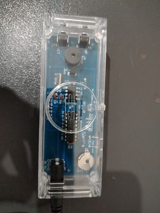 Chiroyli ixcham stol soati