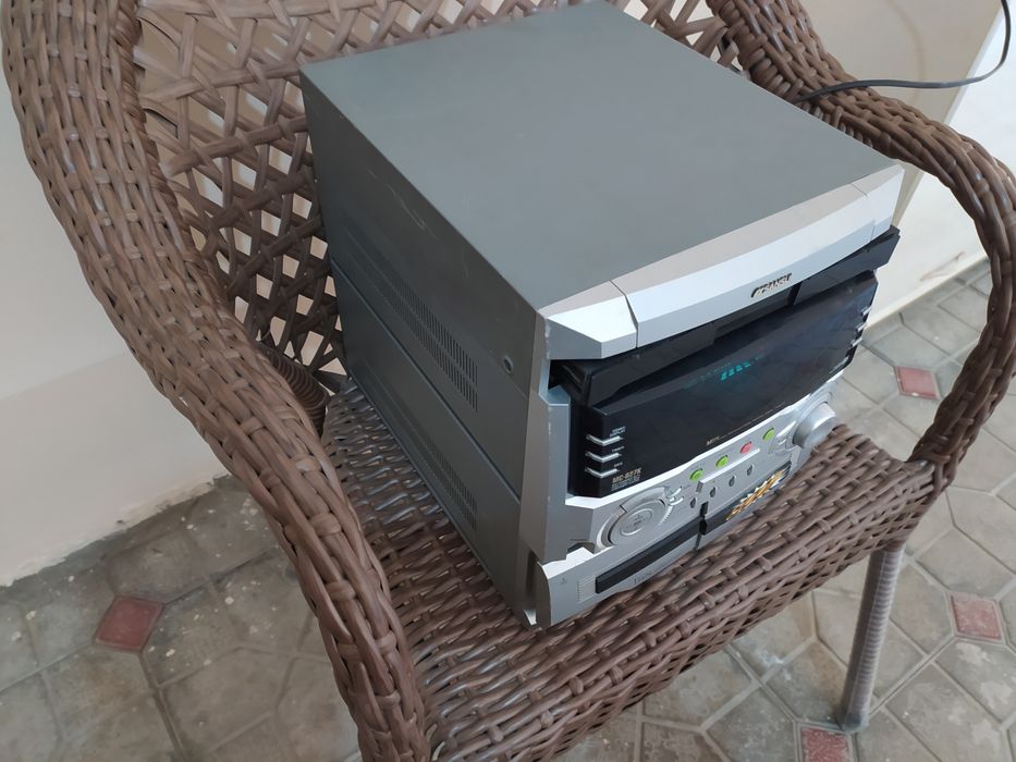 Продаётся музыкальный центр