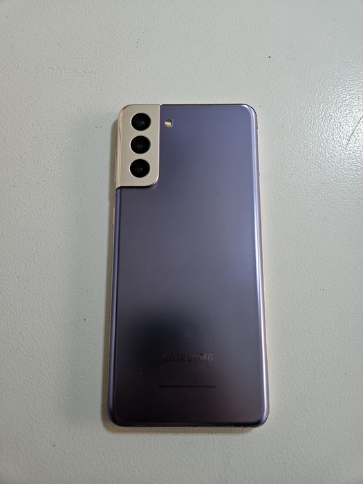 Продаётся телефон самсунг 21+