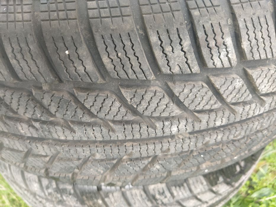 Продавам чисто нови гуми 2 броя