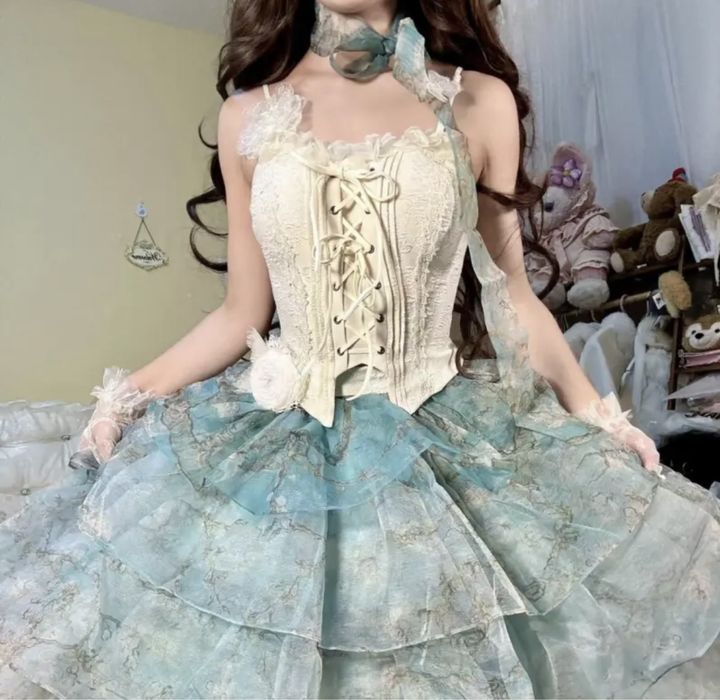 Прокат платьев вечених бальных