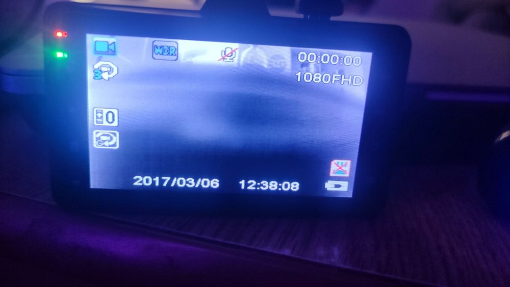 Camera auto Smailo si Navman
Ecran	: 3 inch
Rezolutie filmare	Full HD