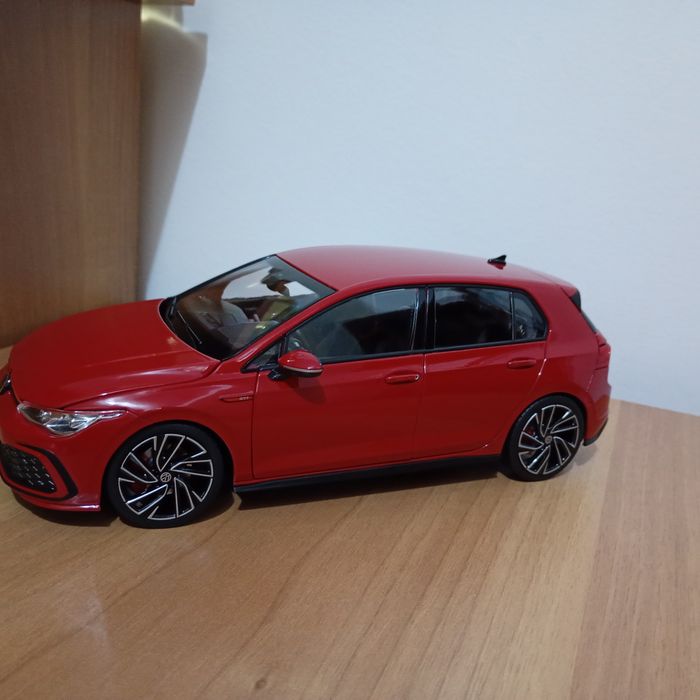 Machetă 1:18 Golf 8 gti.