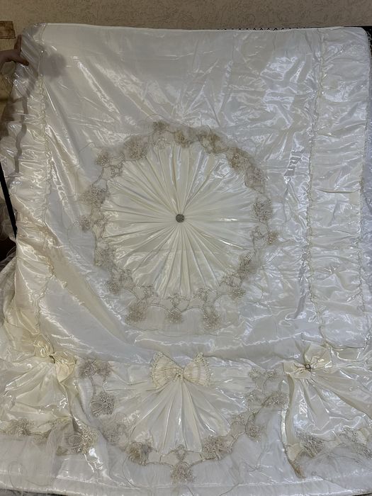 Шикарное покрывало с камнями!