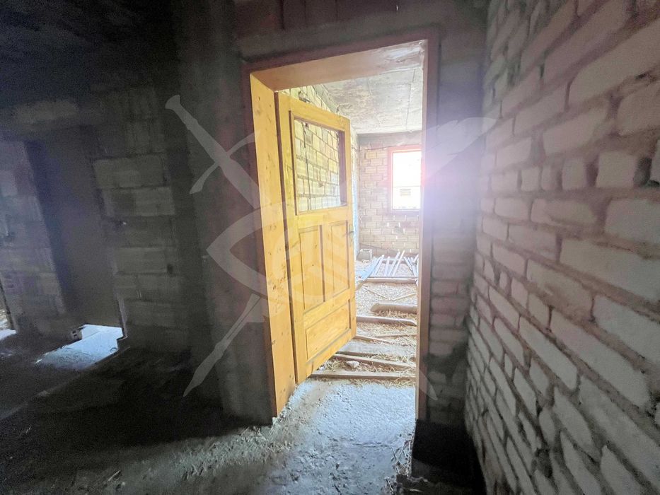 Продава се Къща в Чепеларе - 470 кв.м за 160 €/кв.м - Снимка #8