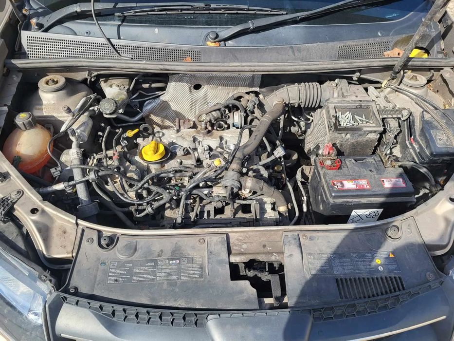 Bara fata/Capota/Trager/Faruri/Radiatoare/Aripi Dacia Logan MCV 2014