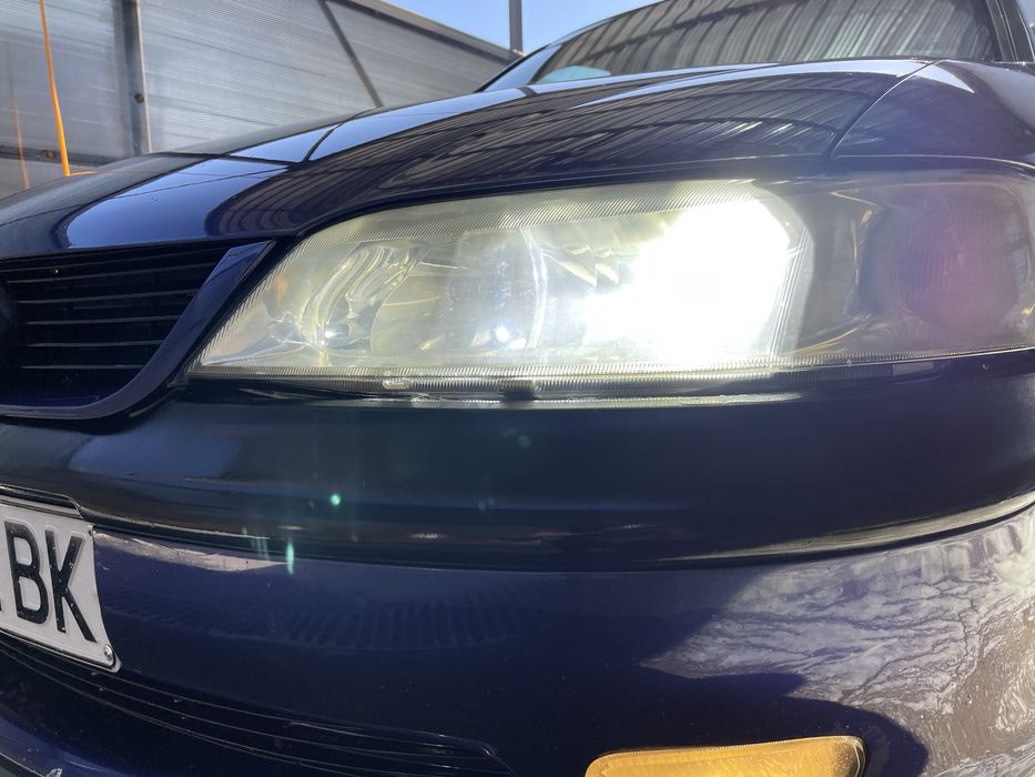 Оригинални ел. фарове Valeo за Вектра Б с монтирана LED система