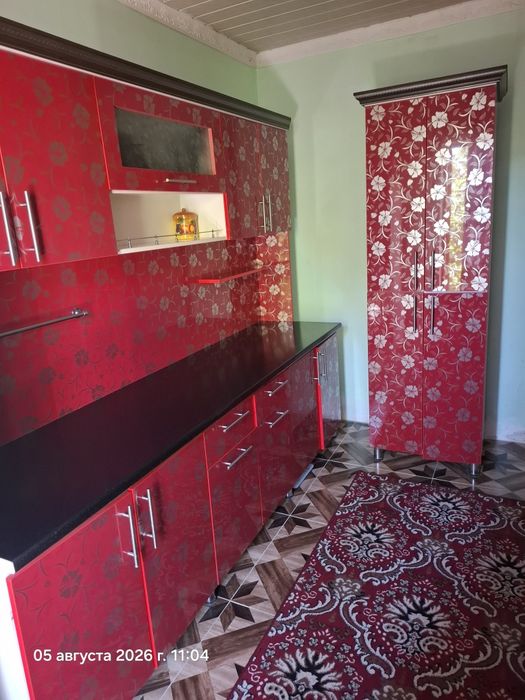 Кухонный гарнитур сотилади