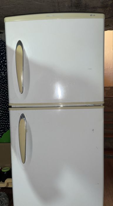 Газ плитаси ва музлатгич