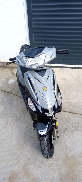 Scuter benzina fara permis