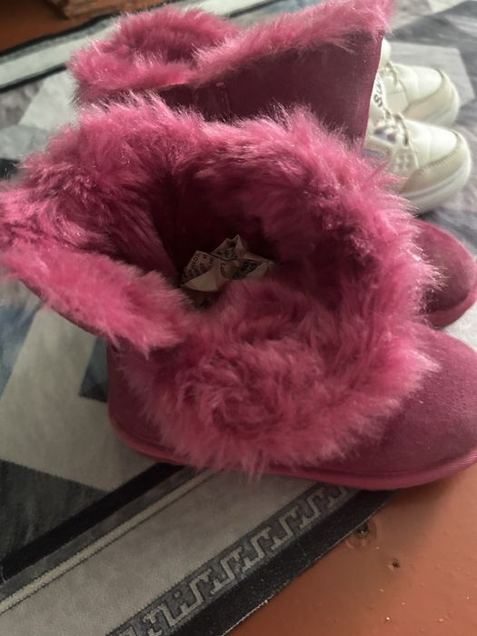 Продаються сапожки на девочку