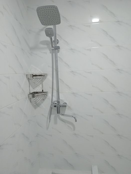 Установка Аристон ванна раковина смеситель чащагина стиральная машина.