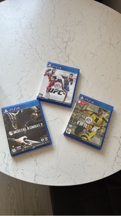 Продам ps 4, в хорошем состоянии