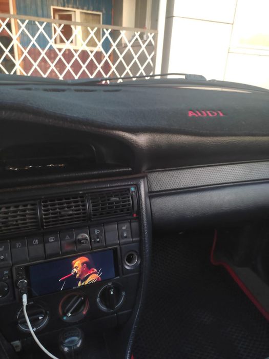 Продам Audi 100 C4