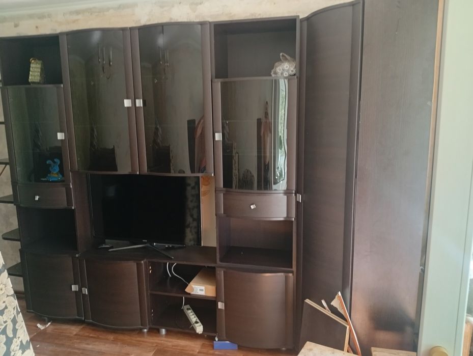 Отдам стенку даром