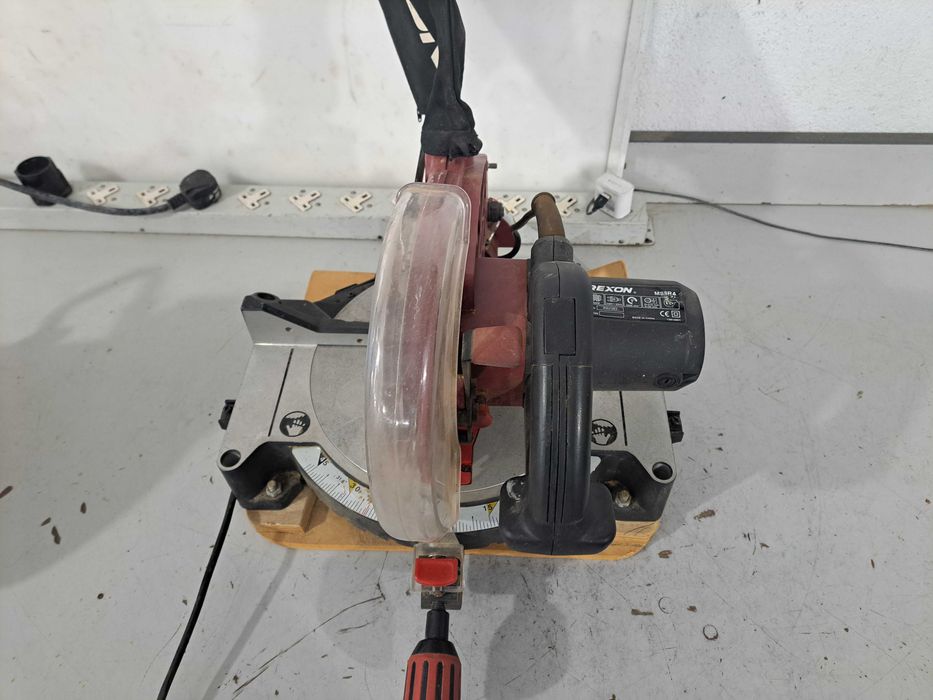 Циркуляр пендула - Rexon 1300 W