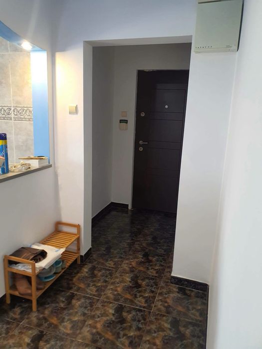 Inchiriez apartament