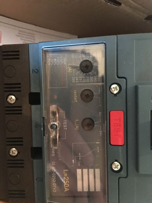 Автоматичен прекъсвач Elmark DS1-400 и прекъсвач OEZ