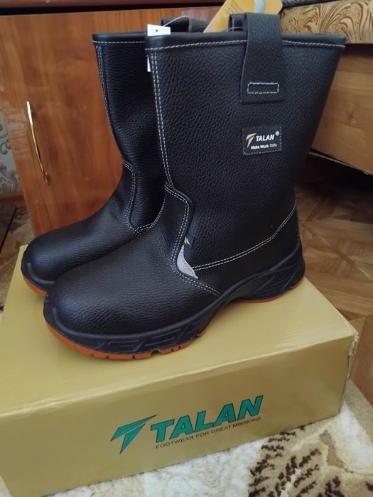 Продам ботинки летние и весение