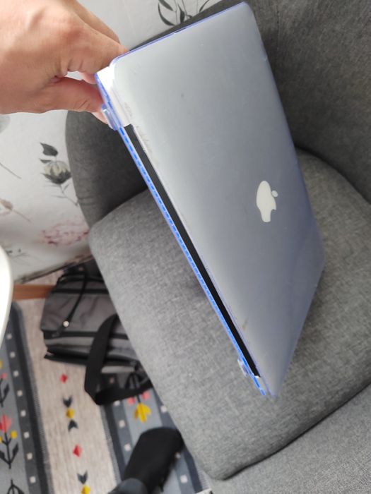 Laptop MacBook Air 13” 2017, i5, 8GB RAM, SSD 128GB, stare foarte bună