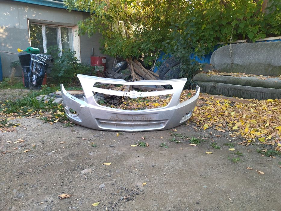 Продам бампер от Шевроле кобальт