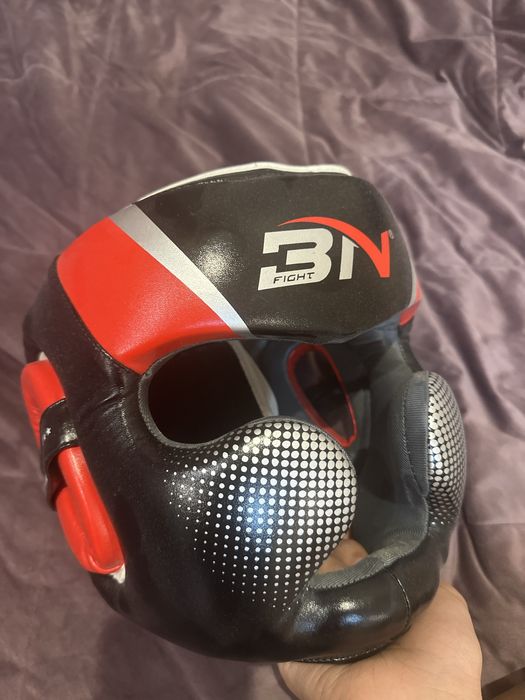 шлем для бокса и единоборств