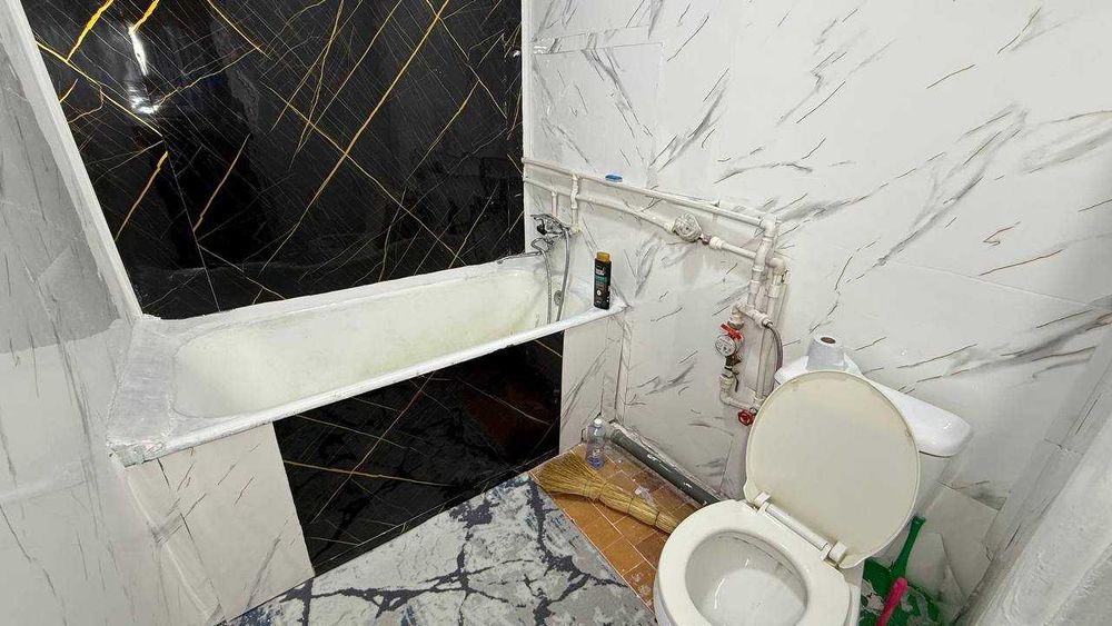 Киргили Шарқ мехмонхонаси 2 қаватда 2 хонали квартира сотилади.ID:1538