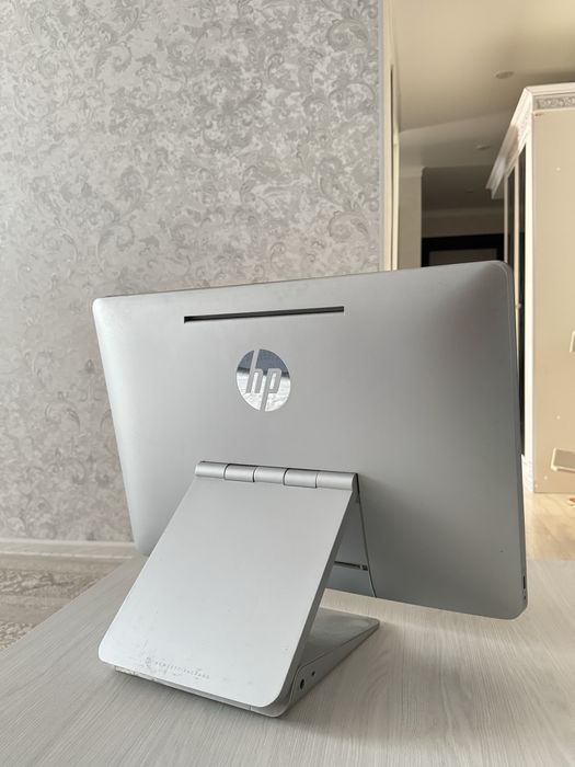 HP Envy 23.