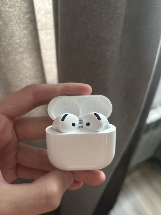 Продам Air Pods 4 оригинал