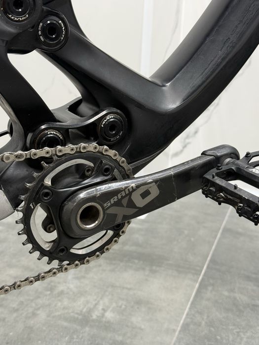 Висок клас велосипед за спускане Pivot Phoenix Carbon L 27.5
