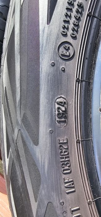 Продавам  летни гуми Continental 235/55/18