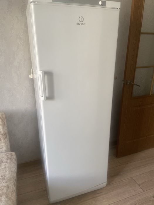 Холодильник-морозильник Indesit