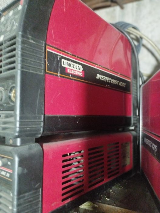 Заваръчен апарат Линкълн 200 AC-DC