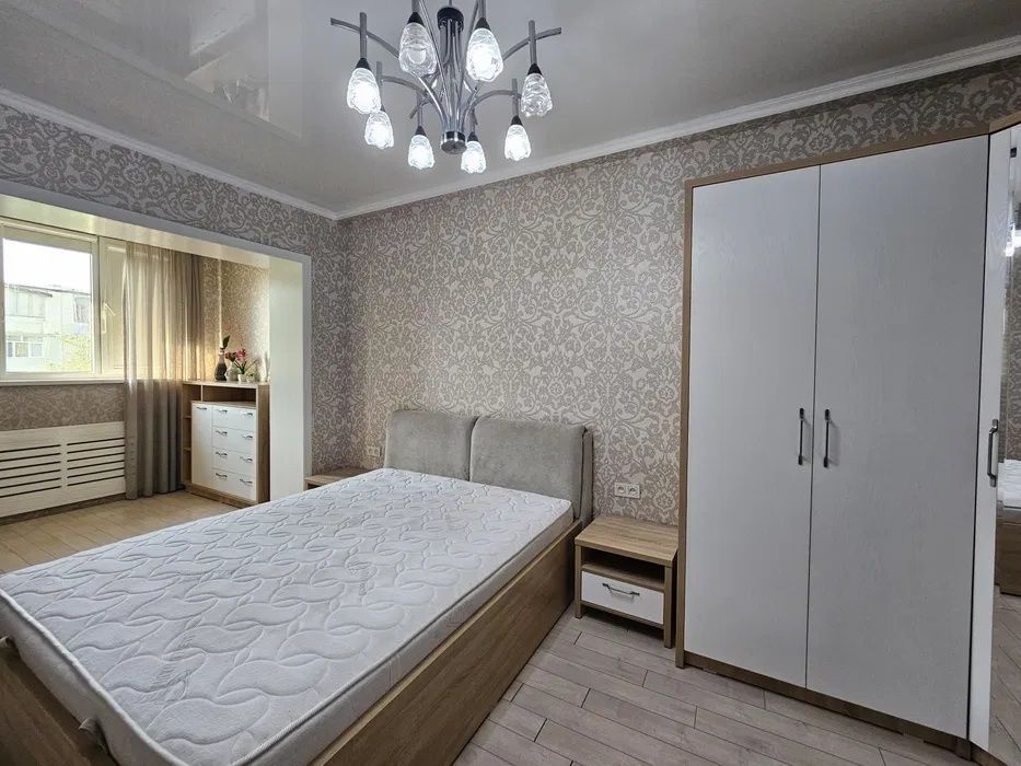 Срочно продаётся квартира Мирабадский р-н Куйлюк массив 1 3/3/4 Кирпич