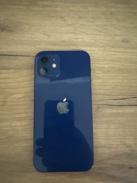 Iphone 12  в хорошем состоянии