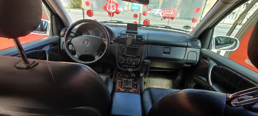 Vând Mercedes-Benz ML 270