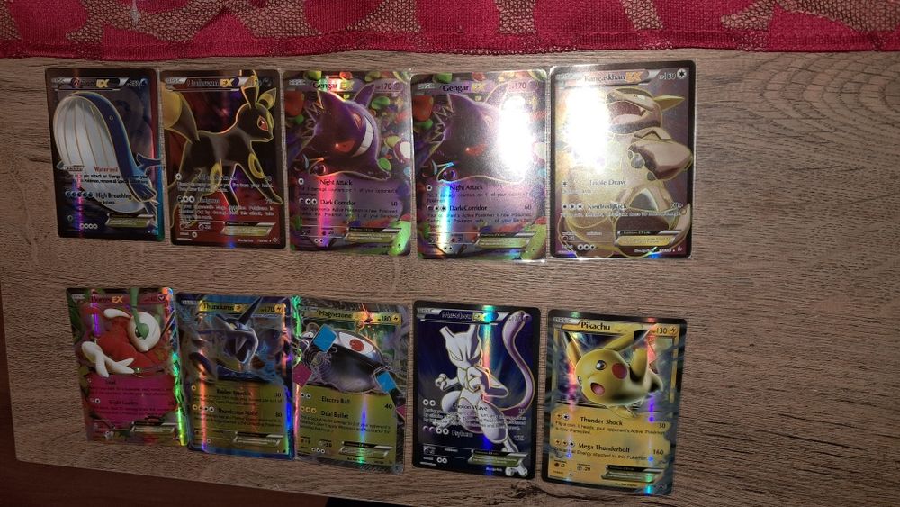 Pokemon Evolutions карти със протектори и пакети чисто нови