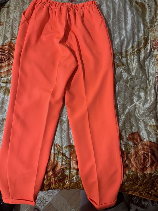 Продаю брючный костюм