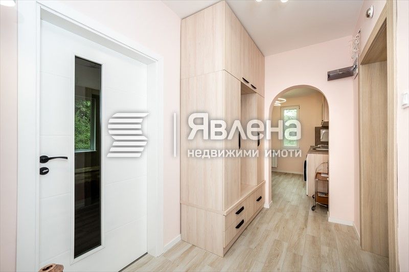 Продава се Къща в София, Гео Милев - 315 кв.м за 3172 €/кв.м - Снимка #3
