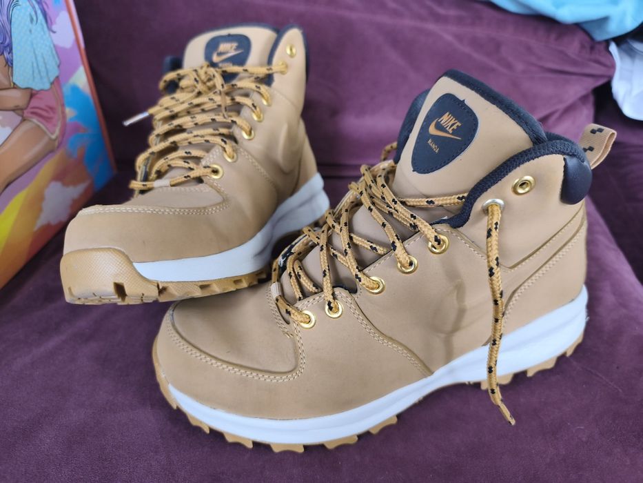 Ghete Nike culoare Camel