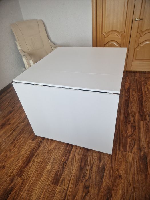 Стол кника лофт с металлическим  подстольем