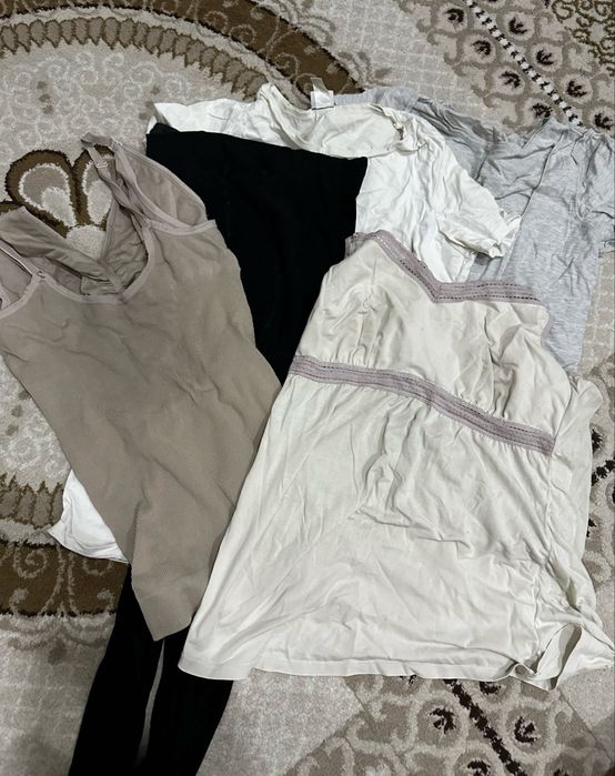 Вещи для беременных и кормящих