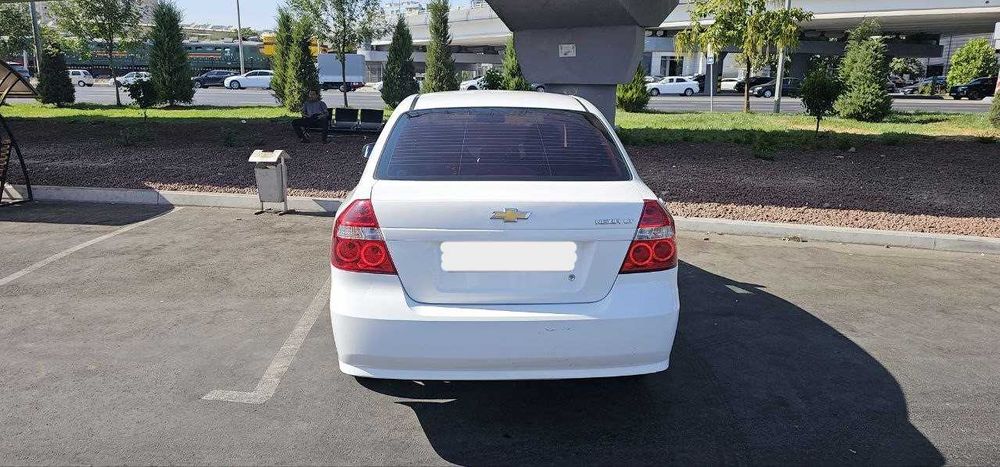 Nexia 3 белый с метаном