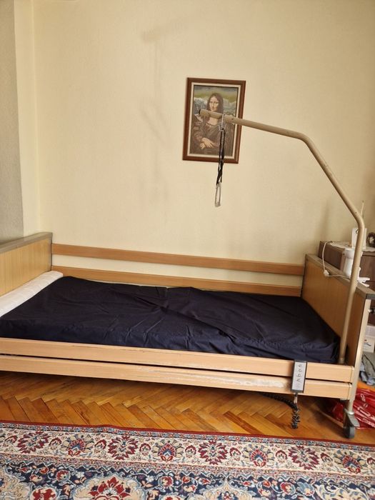 Болнично легло с ел. механизъм