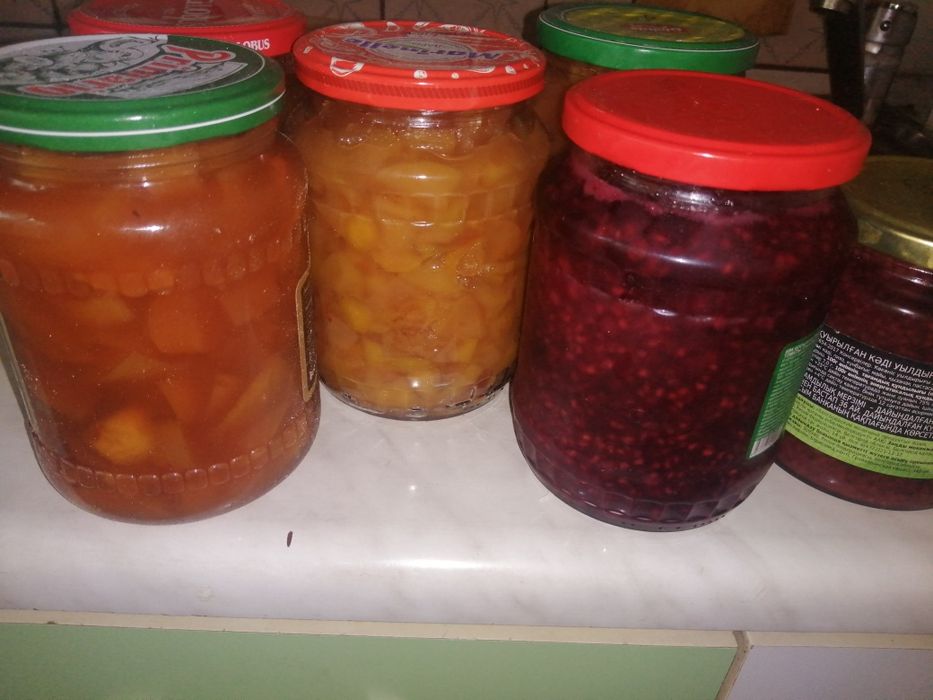 Продам варенье малиновое и яблочное